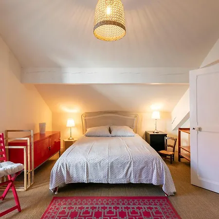 Prázdninový dům Superbe Maison Familiale Avec Jardin Au Coeur De *