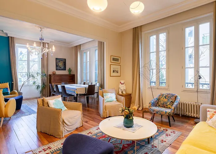 Superbe Maison Familiale Avec Jardin Au Coeur De *